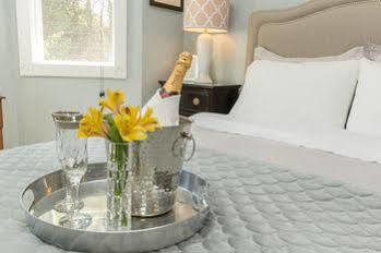 Craigleith Manor Bed & Breakfast Collingwood Exterior foto